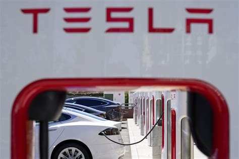 After Tesla relaxes monitoring of drivers using its Autopilot technology, US regulators seek answers